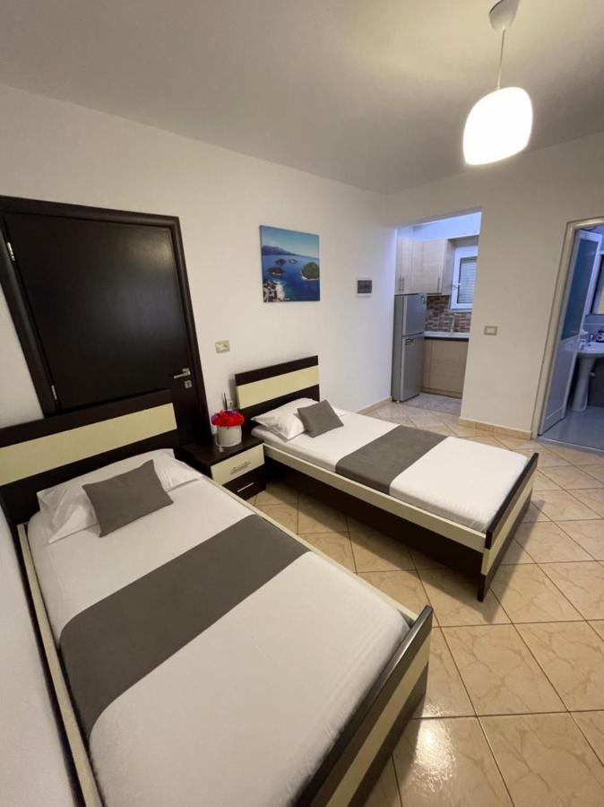 Guesthouse A&F Ksamil Eksteriør billede